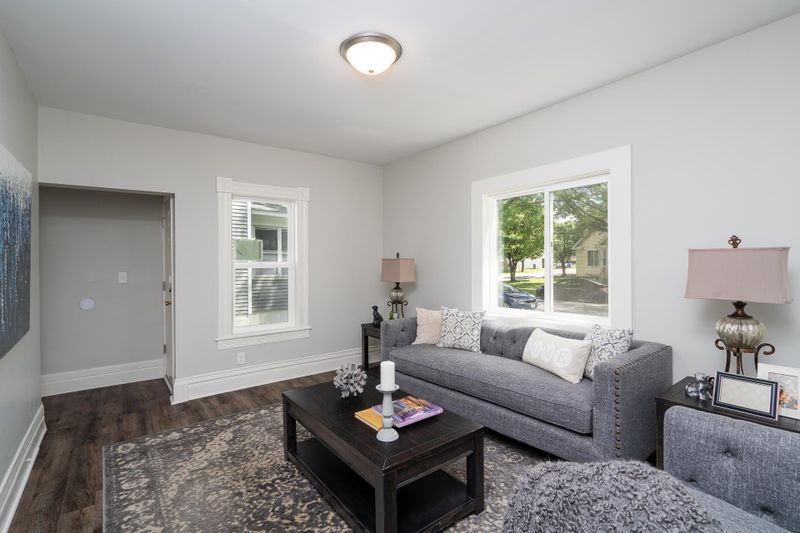 1233 Reaney Ave, Saint Paul, MN 55106