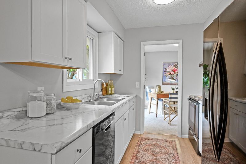 2535 Maple Ave, Anoka, MN 55303