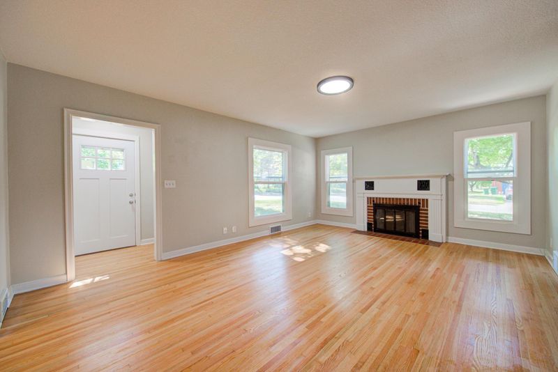 518 Greeley St S, Stillwater, MN 55082