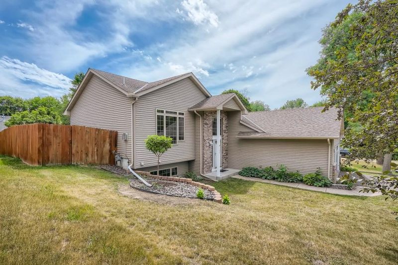 701 Rockford Ave E, Delano, MN 55328