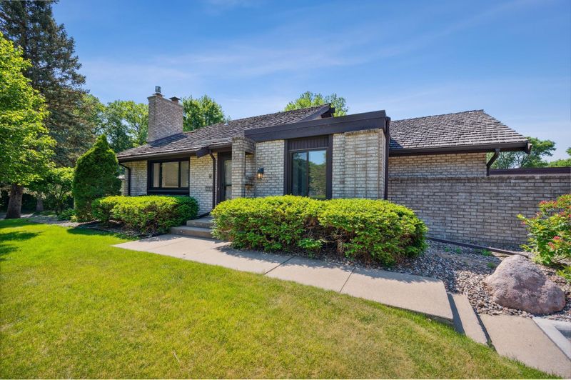 8032 Pennsylvania Rd, Bloomington, MN 55438
