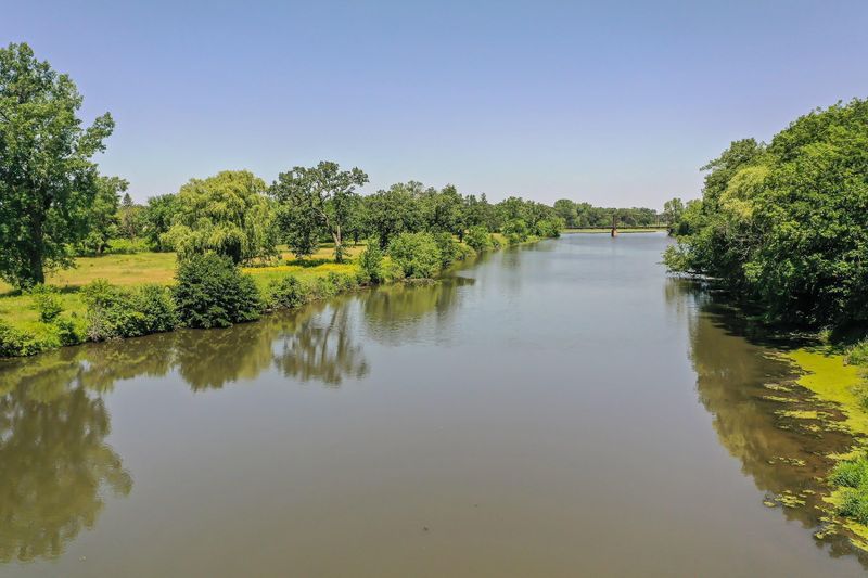 3803 13th St NE, Austin, MN 55912