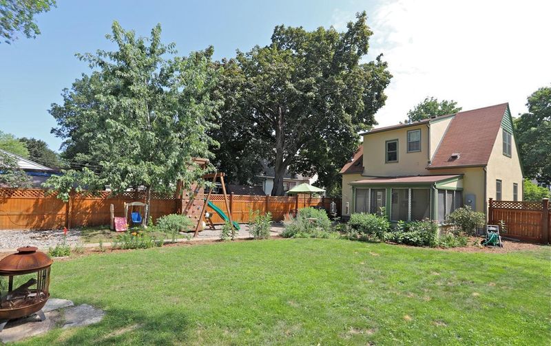 805 Holton St, Saint Paul, MN 55104