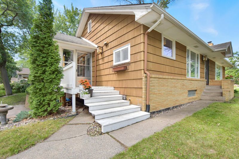 2520 S Shore Blvd, White Bear Lake, MN 55110