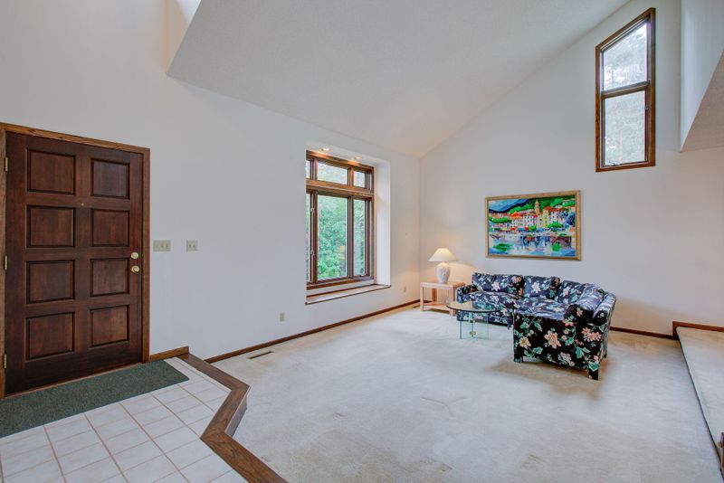 630 Evergreen Cir, Shoreview, MN 55126