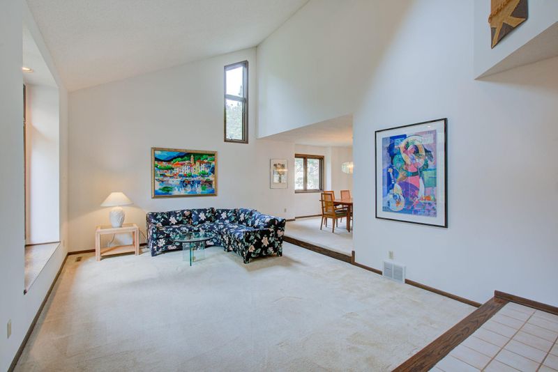 630 Evergreen Cir, Shoreview, MN 55126