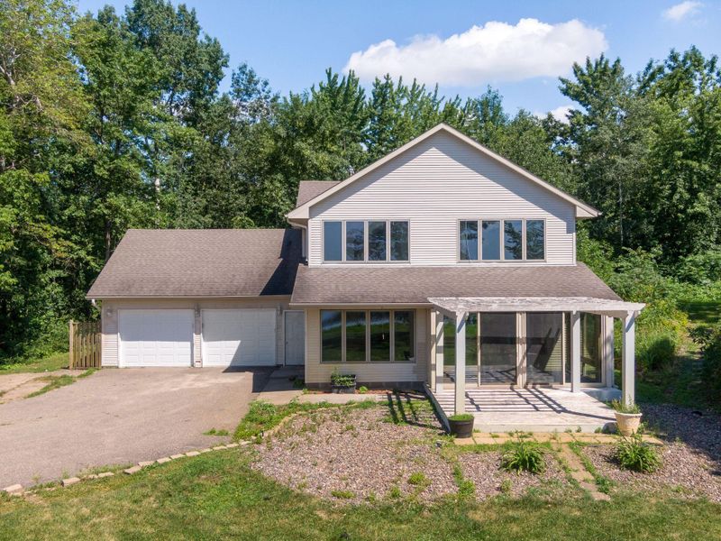11927 285th St, Lindstrom, MN 55045