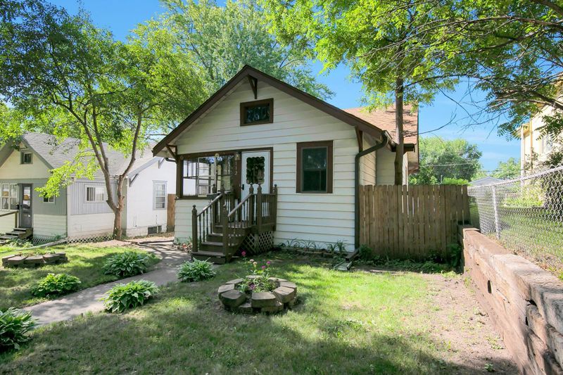 1112 Lawson Ave E, Saint Paul, MN 55106