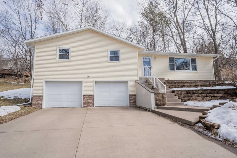 1019 Mulberry Dr, Altoona, WI 54720
