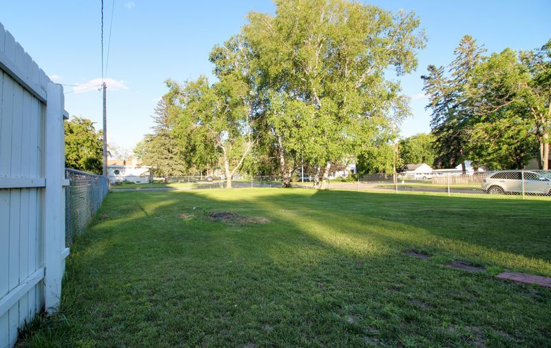 604 4th Ave NE, Brainerd, MN 56401