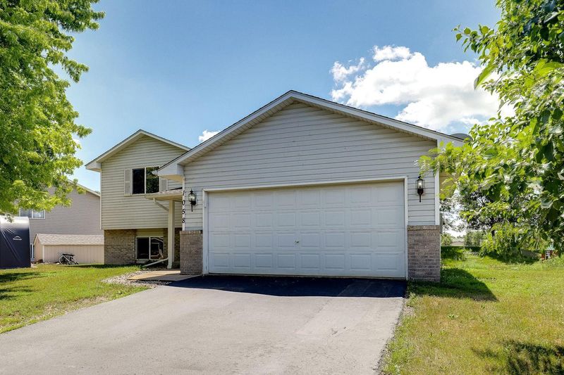 1058 Meadow St, Cologne, MN 55322