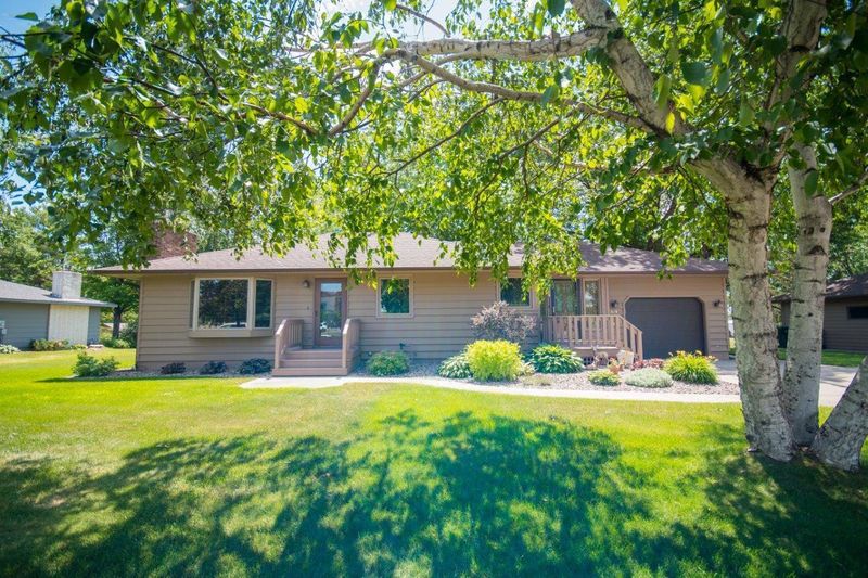 624 Main St W, Melrose, MN 56352