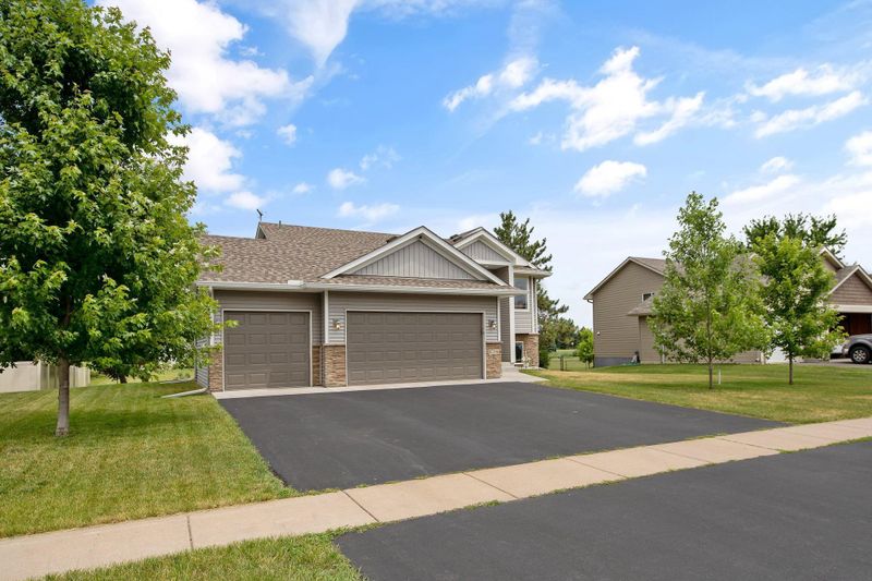 8706 Preserve Blvd N, Chisago City, MN 55013