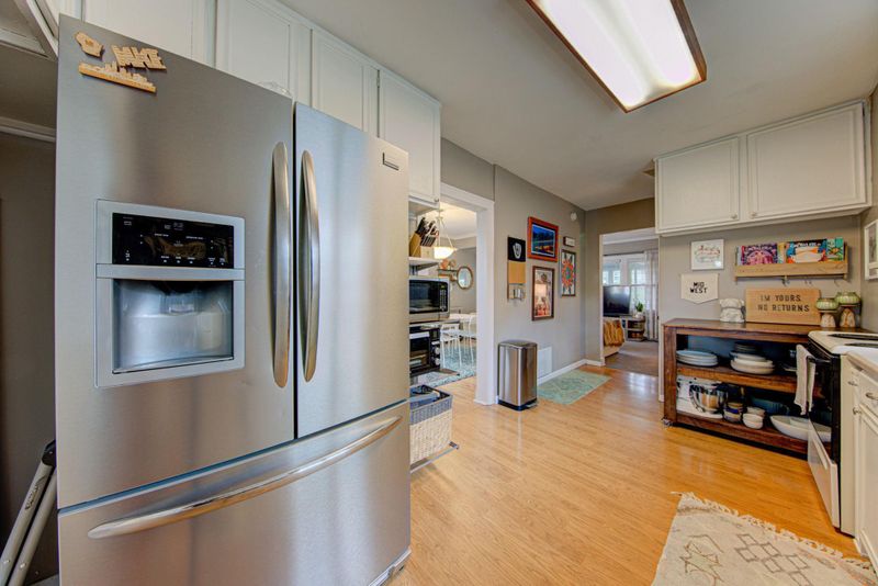 961 Mclean Ave, Saint Paul, MN 55106