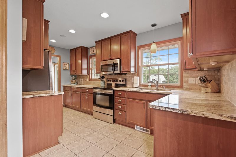 2645 S Heights Dr NW, Coon Rapids, MN 55433