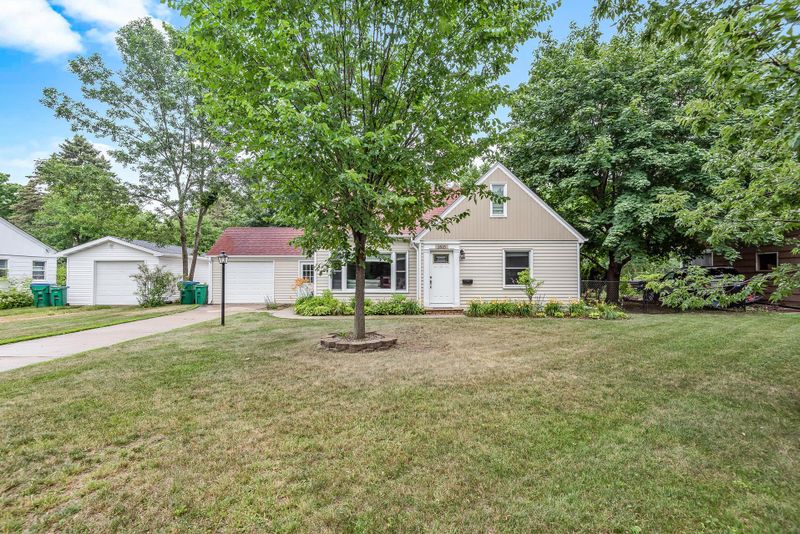 1815 Edgewood Ave S, Saint Louis Park, MN 55426