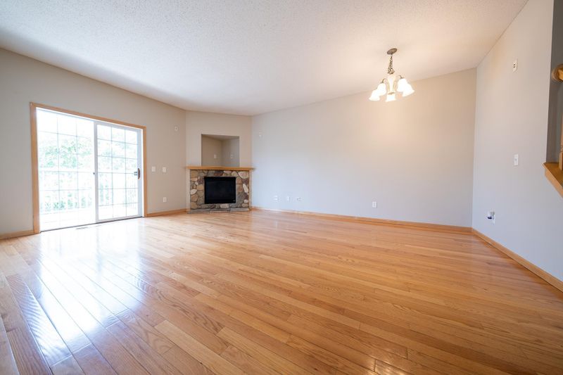 6754 Pine Crest Trl S, Cottage Grove, MN 55016