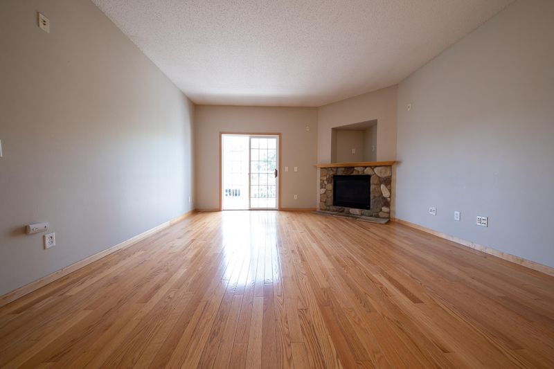 6754 Pine Crest Trl S, Cottage Grove, MN 55016