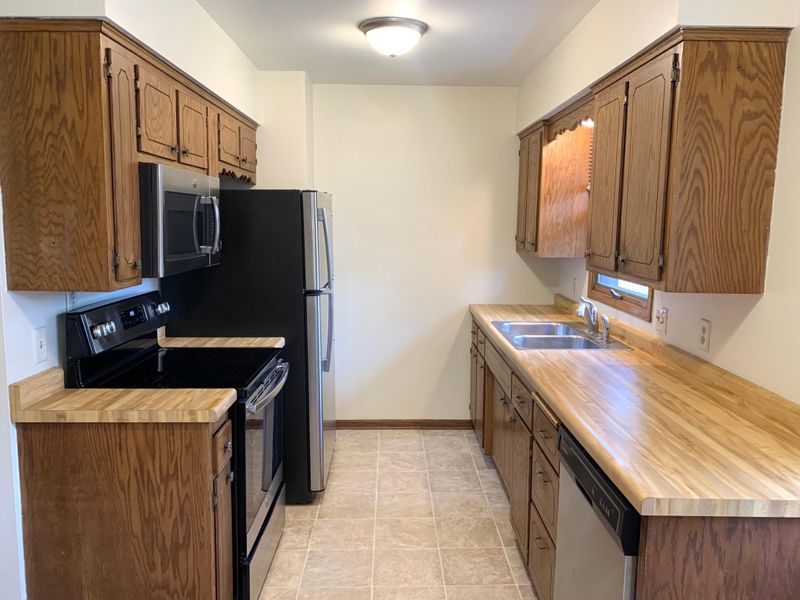 2104 17 1/2 St NW, Rochester, MN 55901