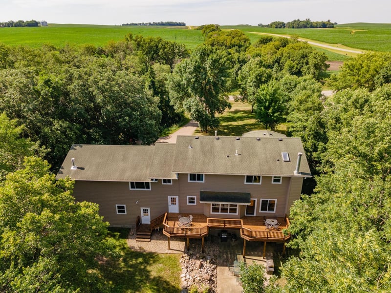 27418 215th St, Starbuck, MN 56381