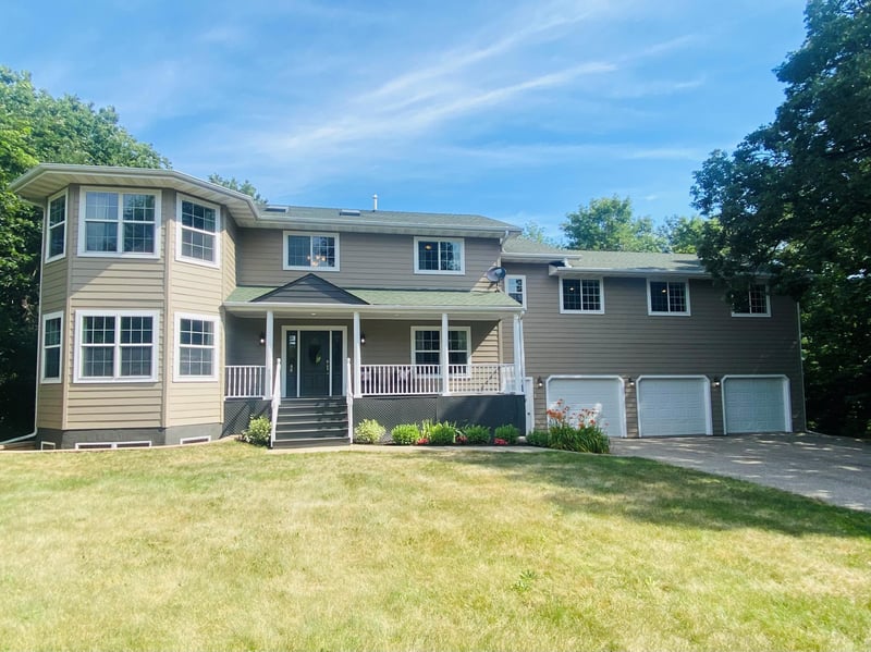 27418 215th St, Starbuck, MN 56381