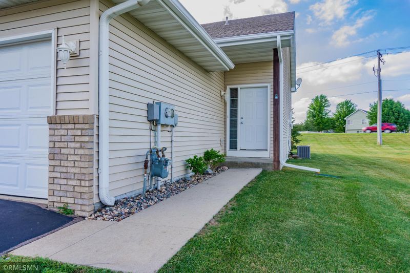 1654 Lakeridge Way, Waconia, MN 55387