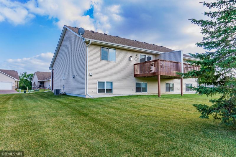 1654 Lakeridge Way, Waconia, MN 55387