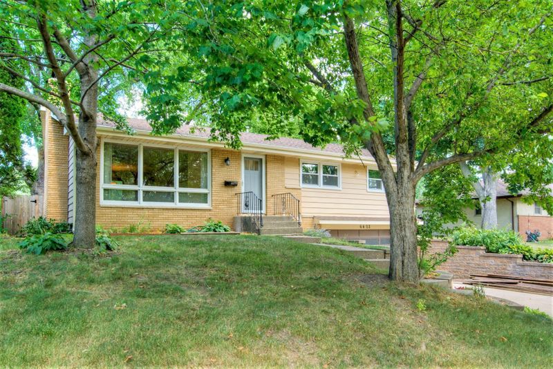 6402 37th Ave N, Crystal, MN 55427