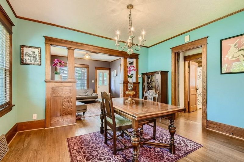 1309 4th St E, Saint Paul, MN 55106