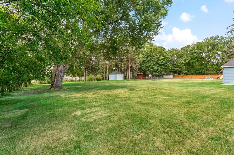1581 Seneca Trl, White Bear Lake, MN 55110