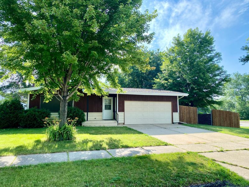 3706 15th Ave NW, Rochester, MN 55901