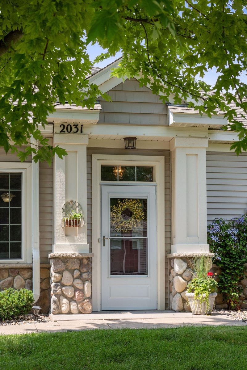 2031 Stahlke Way, Chaska, MN 55318