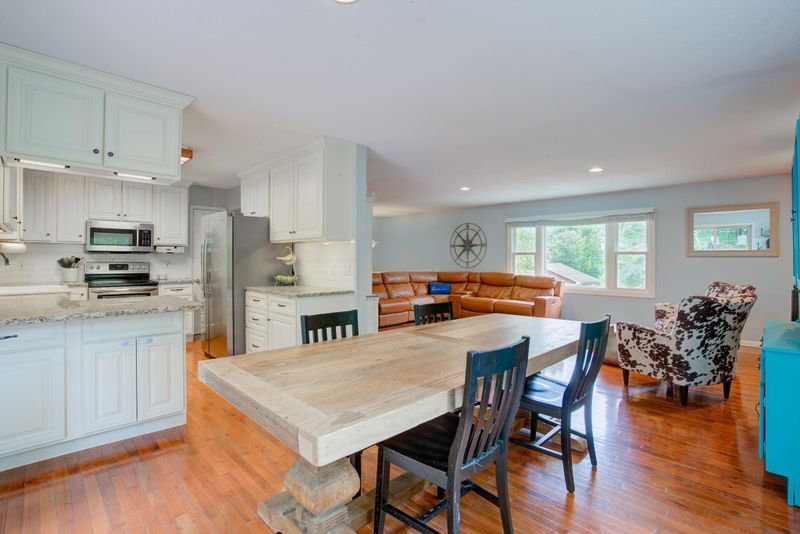 5221 Michaele Ln, Minnetonka, MN 55345
