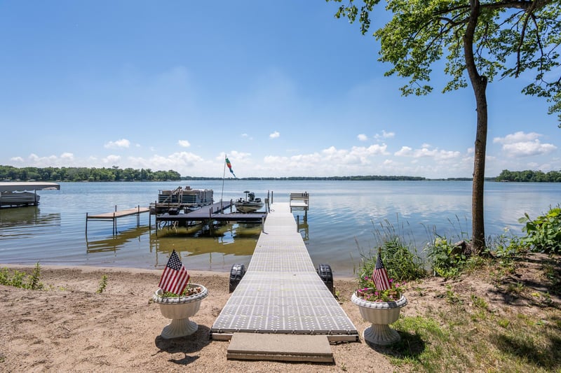 21055 62nd St NW, Sunburg, MN 56289