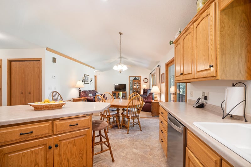21055 62nd St NW, Sunburg, MN 56289