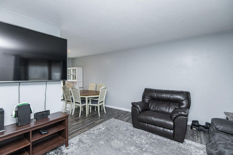 104 8th Ave SW, Kasson, MN 55944