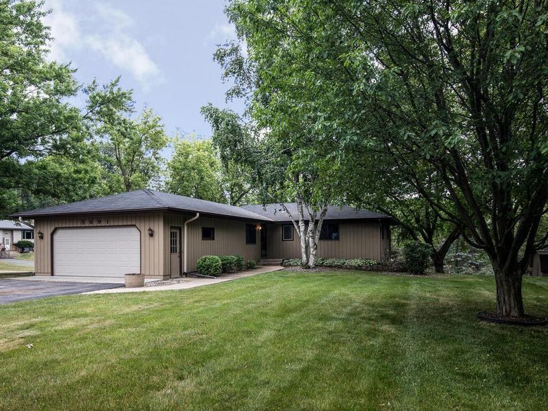 5691 Woodside Rd SE, Prior Lake, MN 55372