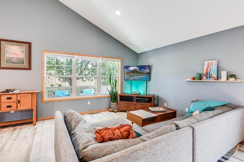 933 Parkside Blvd, Hopkins, MN 55343