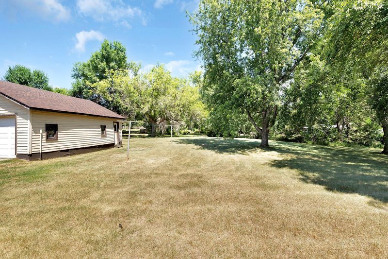 821 Cj Moe Blvd, Dassel, MN 55325