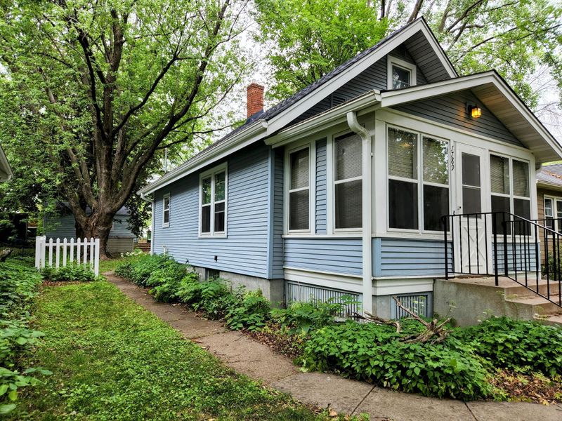 1789 Carl St, Saint Paul, MN 55113