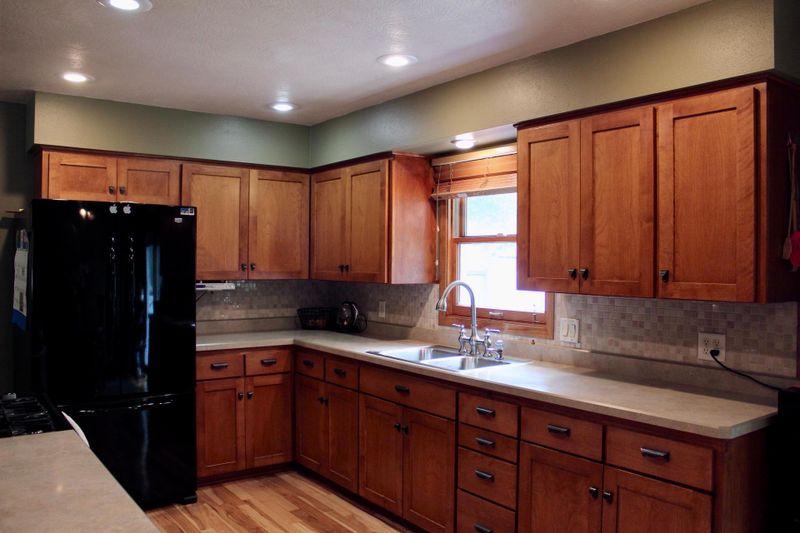 513 Central Ln, Luverne, MN 56156
