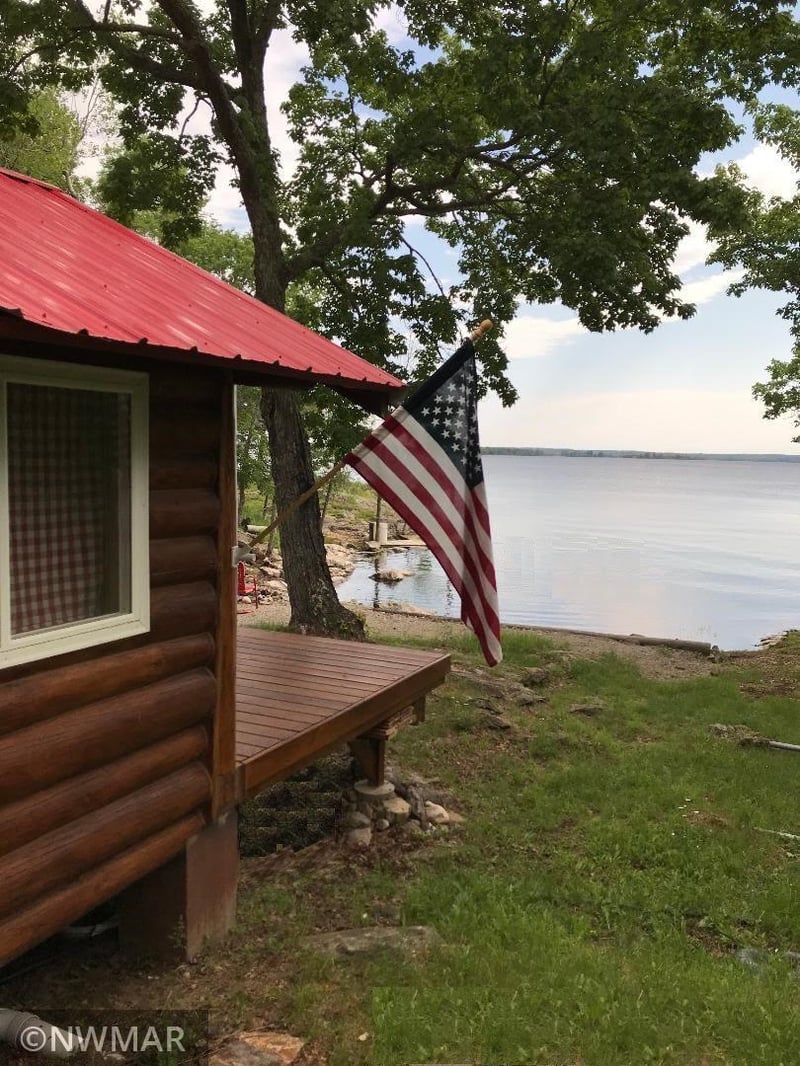 12697 Northern Lights Rd, Kabetogama, MN 56669