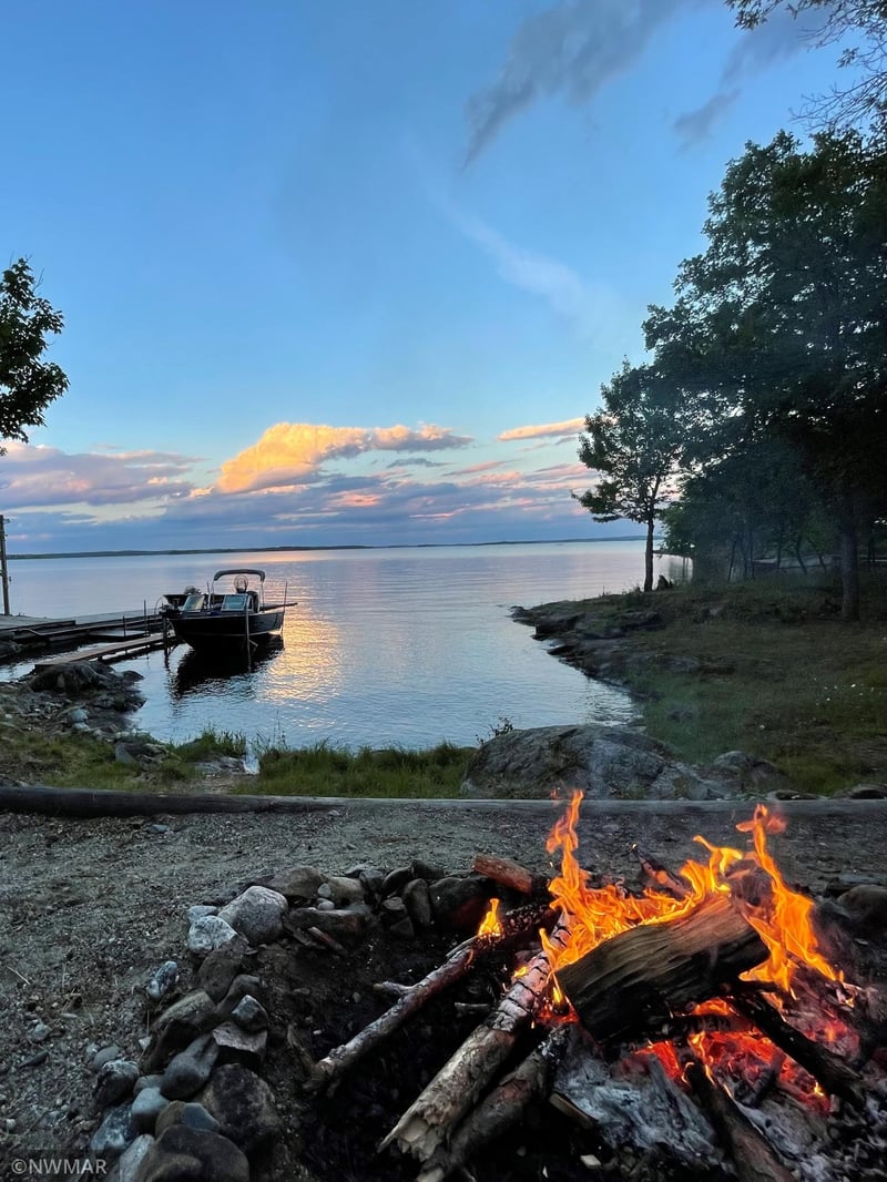 12697 Northern Lights Rd, Kabetogama, MN 56669