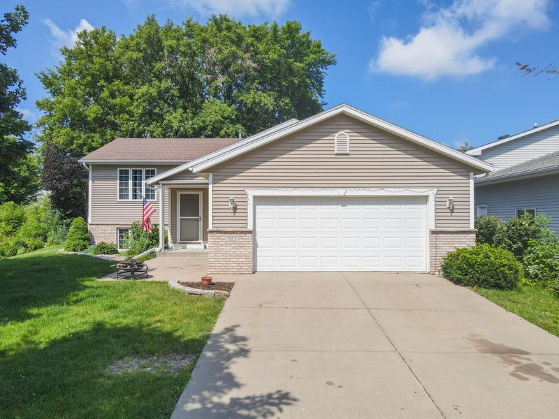 523 43rd Ave NW, Rochester, MN 55901