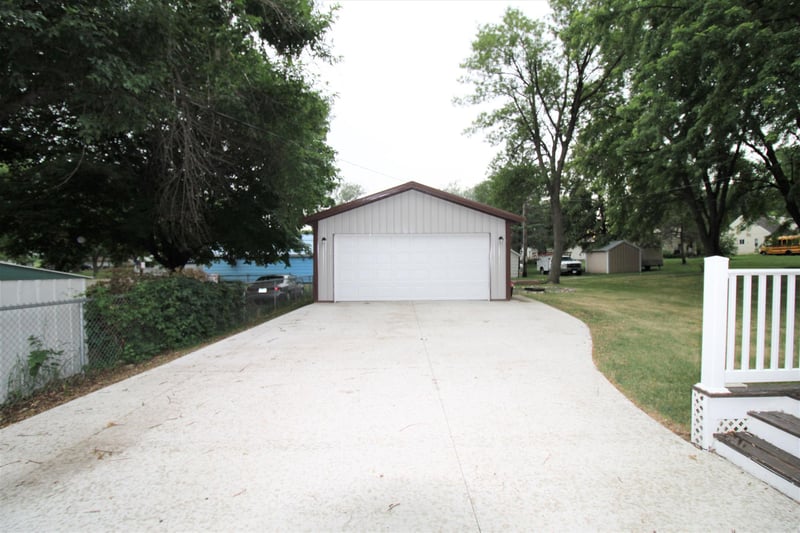 840 2nd St E, Lake Lillian, MN 56253