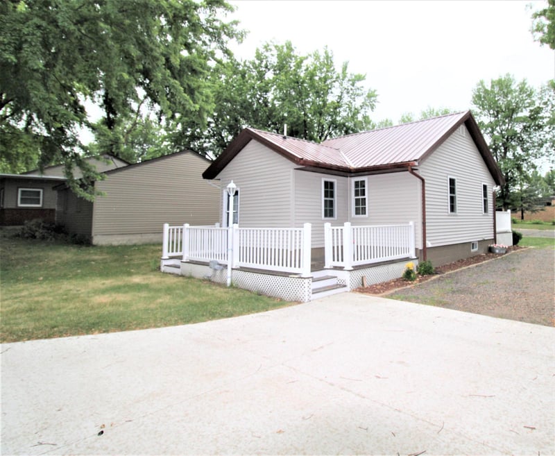 840 2nd St E, Lake Lillian, MN 56253