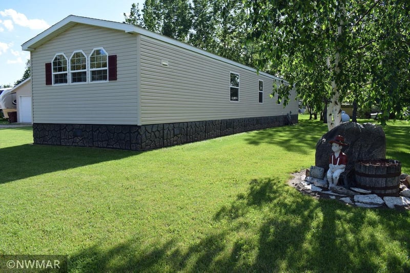 103 Lindstrom Ave N, Goodridge, MN 56725
