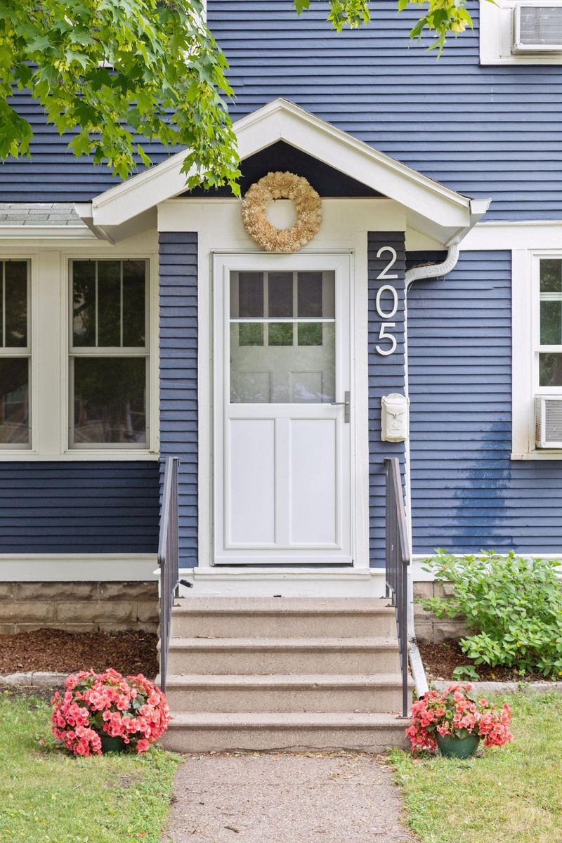 205 Stevens St W, Saint Paul, MN 55107