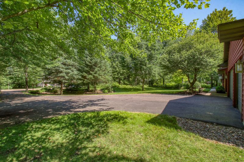 5613 Mckai Dr, Eau Claire, WI 54703