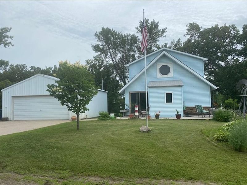 1414 W Douglas Ave, Fergus Falls, MN 56537